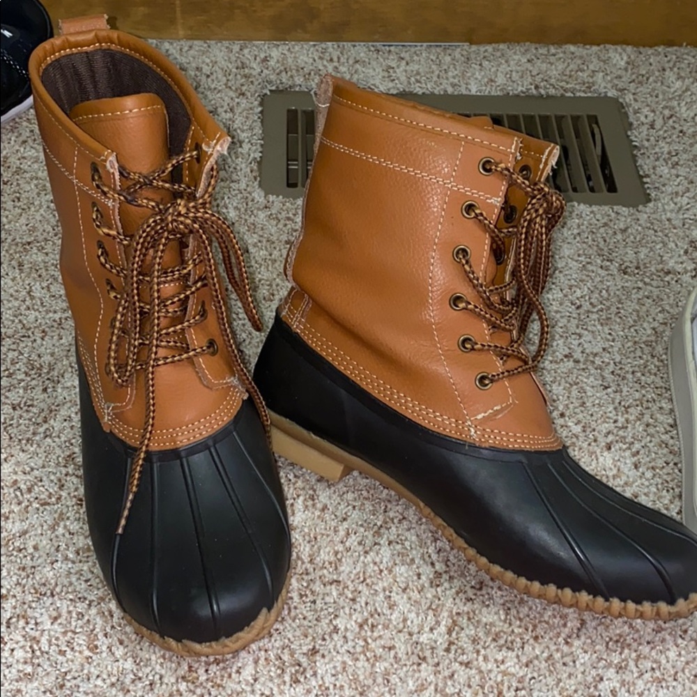 Duck boots